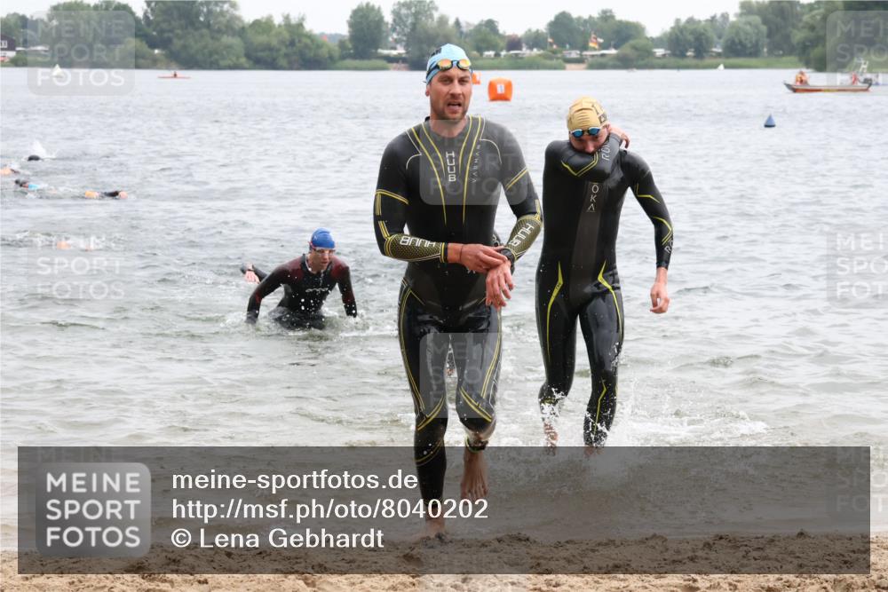21.06.2025 - 27. Vierlanden-Triathlon Lena Gebhardt http://msf.ph/oto/8040202 15.06.2025 12:55:06 Schwimmen 1107, 1120, 1126, 1128, 1136, 1146, 1155, 1161 meine-sportfotos.de