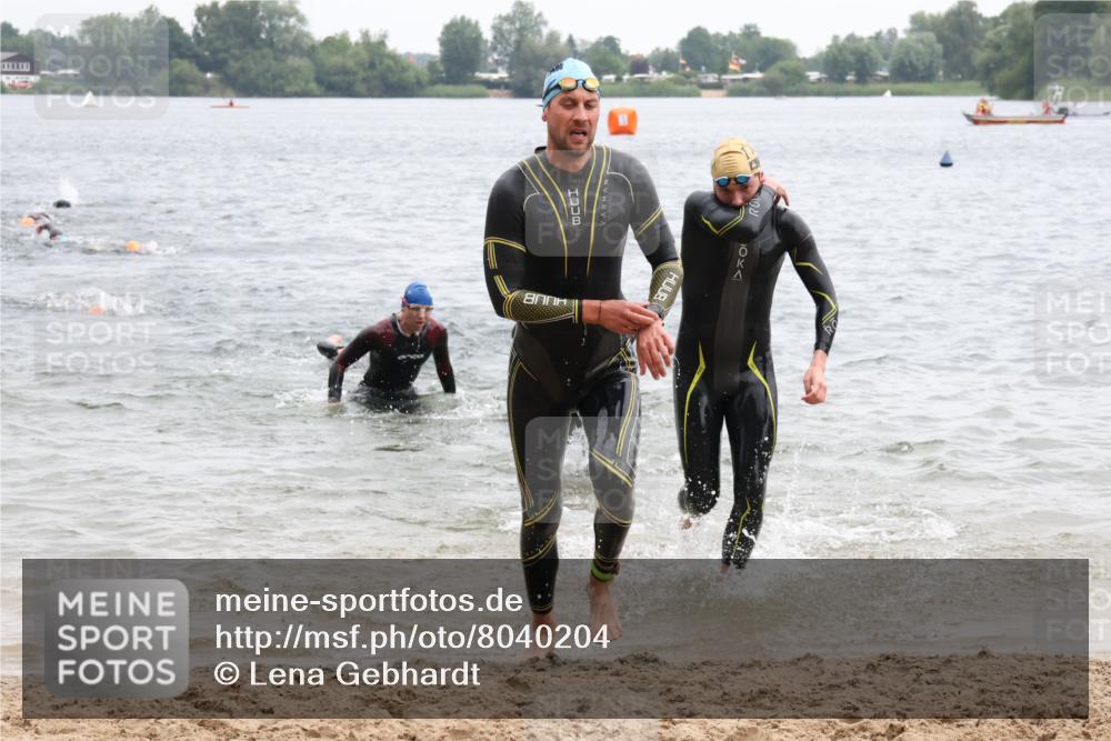21.06.2025 - 27. Vierlanden-Triathlon Lena Gebhardt http://msf.ph/oto/8040204 15.06.2025 12:55:06 Schwimmen 1107, 1120, 1126, 1128, 1136, 1146, 1155, 1161 meine-sportfotos.de