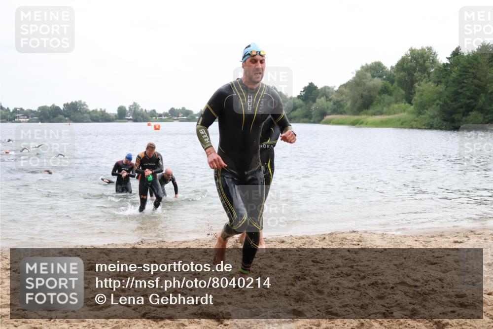 21.06.2025 - 27. Vierlanden-Triathlon Lena Gebhardt http://msf.ph/oto/8040214 15.06.2025 12:55:08 Schwimmen 1107, 1120, 1123, 1126, 1128, 1136, 1148, 1155, 1161 meine-sportfotos.de