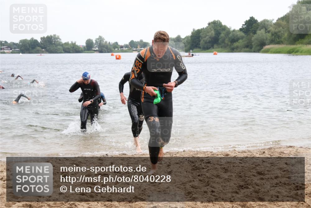 21.06.2025 - 27. Vierlanden-Triathlon Lena Gebhardt http://msf.ph/oto/8040228 15.06.2025 12:55:11 Schwimmen 1107, 1120, 1123, 1126, 1128, 1136, 1148, 1155, 1161 meine-sportfotos.de