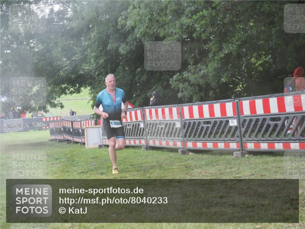 21.06.2025 - 27. Vierlanden-Triathlon KatJ http://msf.ph/oto/8040233 15.06.2025 14:27:08 Ziel 1305 meine-sportfotos.de