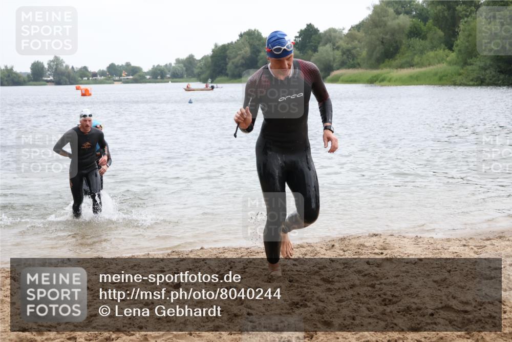 21.06.2025 - 27. Vierlanden-Triathlon Lena Gebhardt http://msf.ph/oto/8040244 15.06.2025 12:55:14 Schwimmen 1107, 1108, 1120, 1123, 1126, 1128, 1148, 1161 meine-sportfotos.de
