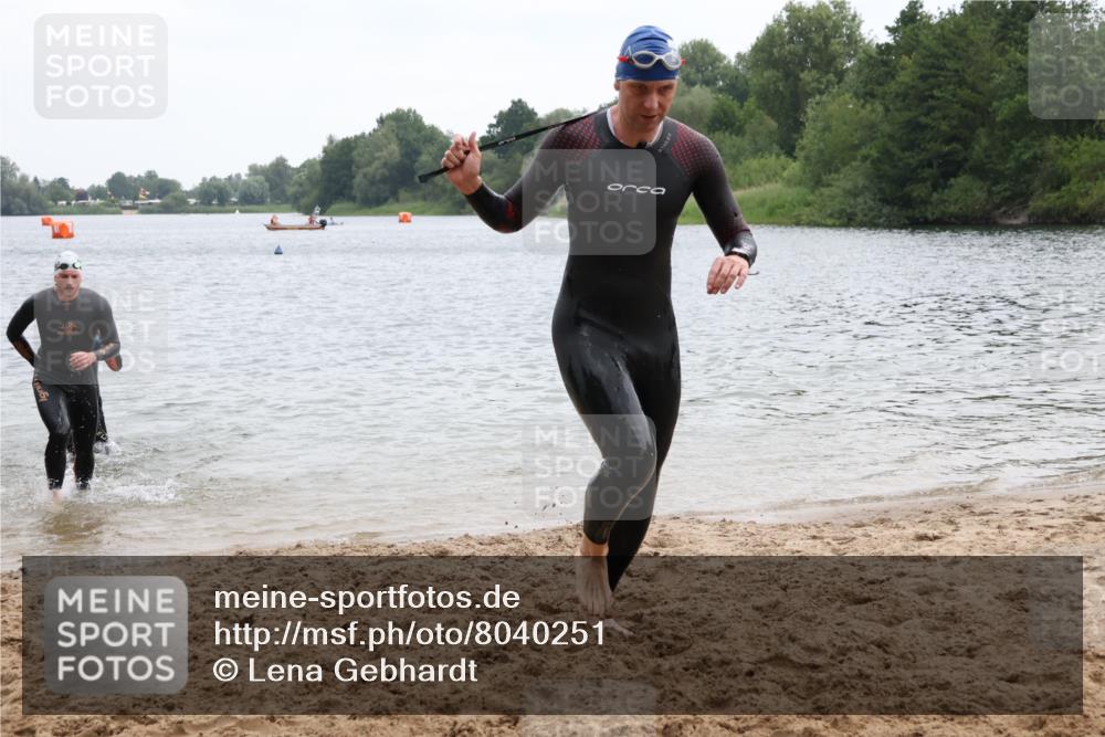 21.06.2025 - 27. Vierlanden-Triathlon Lena Gebhardt http://msf.ph/oto/8040251 15.06.2025 12:55:15 Schwimmen 1107, 1108, 1120, 1123, 1126, 1128, 1148, 1161 meine-sportfotos.de