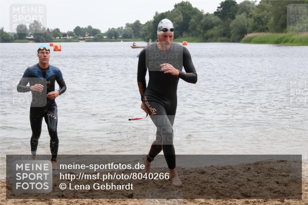 21.06.2025 - 27. Vierlanden-Triathlon Lena Gebhardt http://msf.ph/oto/8040266 15.06.2025 12:55:17 Schwimmen 1107, 1108, 1120, 1123, 1126, 1128, 1148, 1161 meine-sportfotos.de