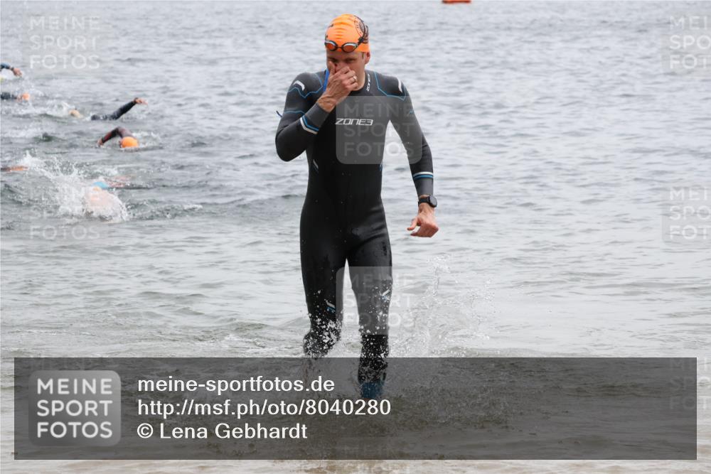 21.06.2025 - 27. Vierlanden-Triathlon Lena Gebhardt http://msf.ph/oto/8040280 15.06.2025 12:55:20 Schwimmen 1107, 1108, 1116, 1123, 1126, 1128, 1148 meine-sportfotos.de
