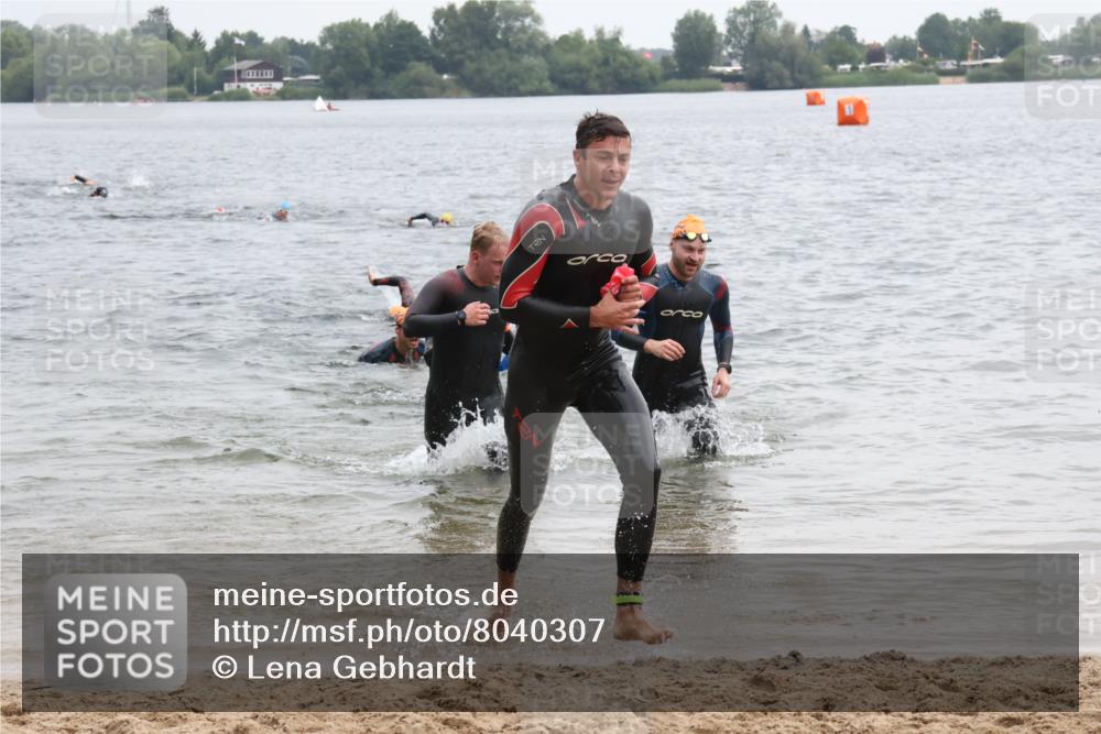 21.06.2025 - 27. Vierlanden-Triathlon Lena Gebhardt http://msf.ph/oto/8040307 15.06.2025 12:55:27 Schwimmen 1105, 1108, 1110, 1112, 1116, 1123, 1148, 1156 meine-sportfotos.de