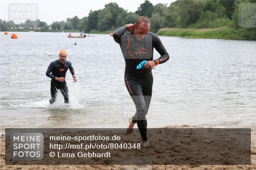 21.06.2025 - 27. Vierlanden-Triathlon Lena Gebhardt http://msf.ph/oto/8040348 15.06.2025 12:55:35 Schwimmen 1098, 1100, 1105, 1110, 1112, 1116, 1130, 1156 meine-sportfotos.de