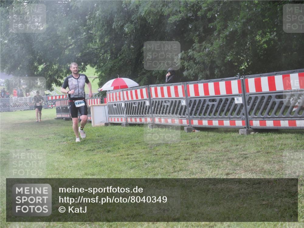 21.06.2025 - 27. Vierlanden-Triathlon KatJ http://msf.ph/oto/8040349 15.06.2025 14:27:31 Ziel 199, 1239, 1299 meine-sportfotos.de