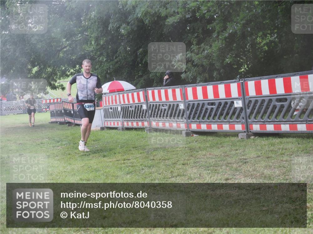 21.06.2025 - 27. Vierlanden-Triathlon KatJ http://msf.ph/oto/8040358 15.06.2025 14:27:31 Ziel 199, 1239, 1299 meine-sportfotos.de