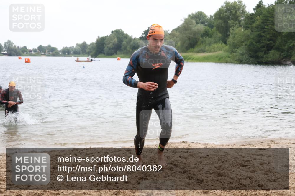 21.06.2025 - 27. Vierlanden-Triathlon Lena Gebhardt http://msf.ph/oto/8040362 15.06.2025 12:55:38 Schwimmen 1098, 1100, 1105, 1110, 1112, 1116, 1130, 1156 meine-sportfotos.de