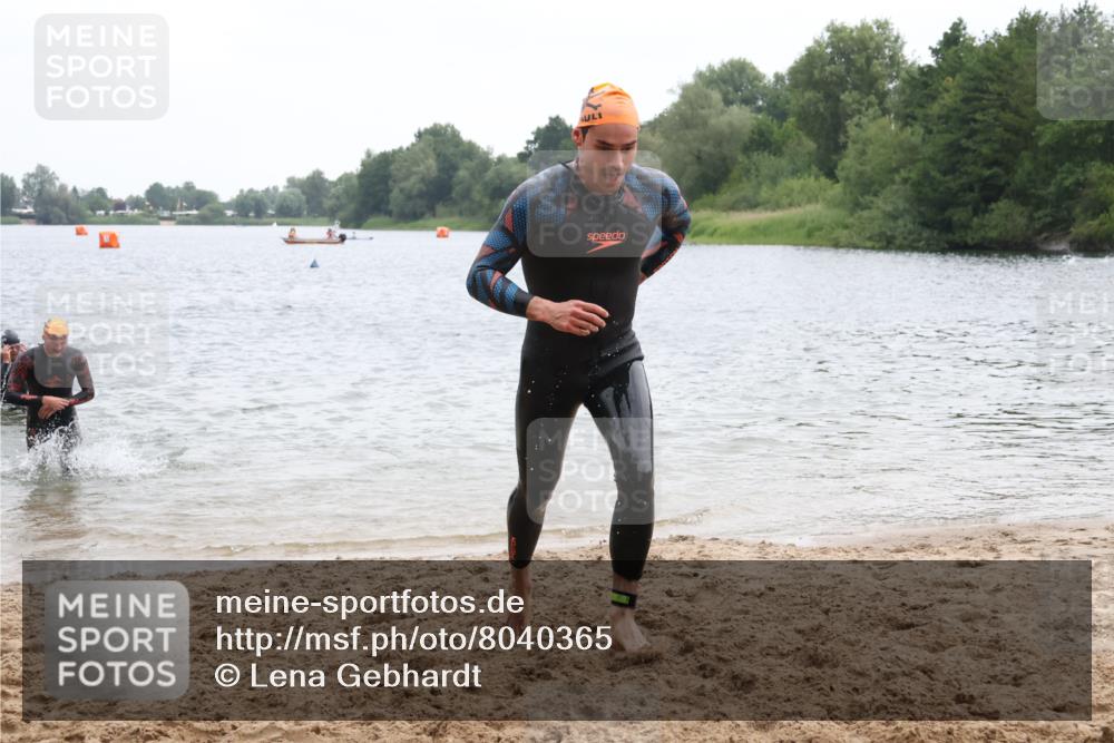 21.06.2025 - 27. Vierlanden-Triathlon Lena Gebhardt http://msf.ph/oto/8040365 15.06.2025 12:55:38 Schwimmen 1098, 1100, 1105, 1110, 1112, 1116, 1130, 1156 meine-sportfotos.de
