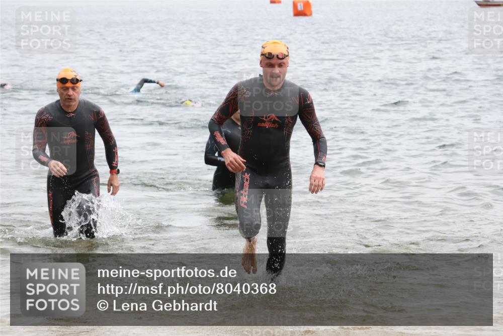 21.06.2025 - 27. Vierlanden-Triathlon Lena Gebhardt http://msf.ph/oto/8040368 15.06.2025 12:55:39 Schwimmen 1098, 1100, 1105, 1110, 1112, 1116, 1130, 1156 meine-sportfotos.de