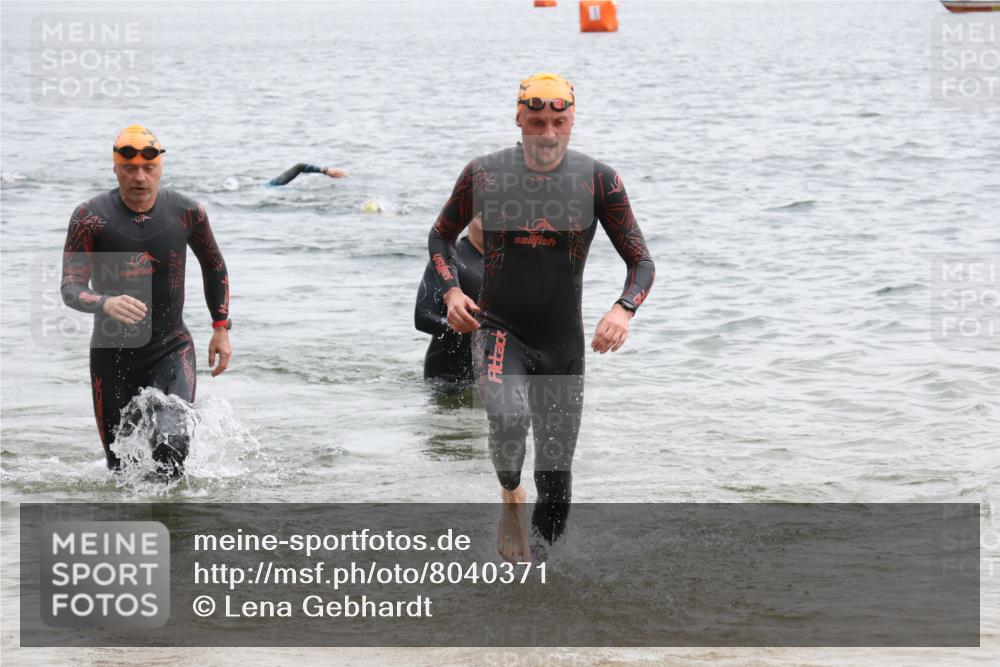 21.06.2025 - 27. Vierlanden-Triathlon Lena Gebhardt http://msf.ph/oto/8040371 15.06.2025 12:55:39 Schwimmen 1098, 1100, 1105, 1110, 1112, 1116, 1130, 1156 meine-sportfotos.de