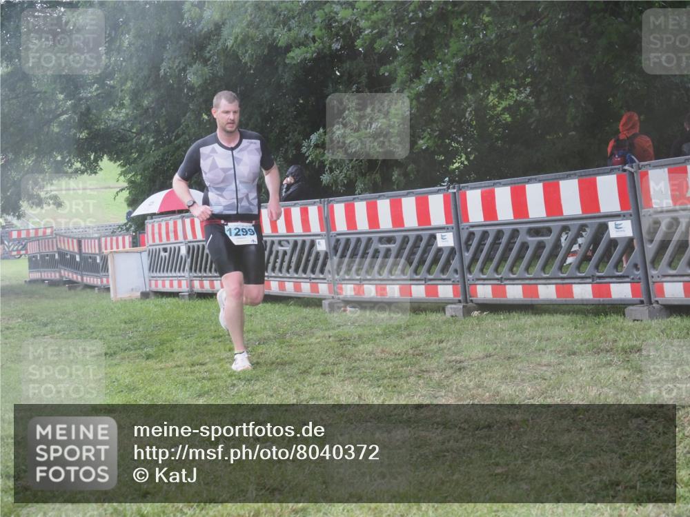 21.06.2025 - 27. Vierlanden-Triathlon KatJ http://msf.ph/oto/8040372 15.06.2025 14:27:32 Ziel 199, 1299 meine-sportfotos.de