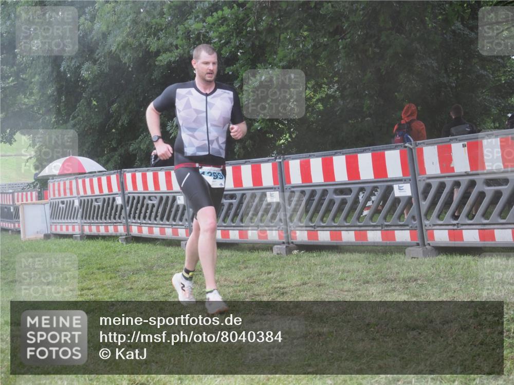 21.06.2025 - 27. Vierlanden-Triathlon KatJ http://msf.ph/oto/8040384 15.06.2025 14:27:33 Ziel 199, 1299 meine-sportfotos.de