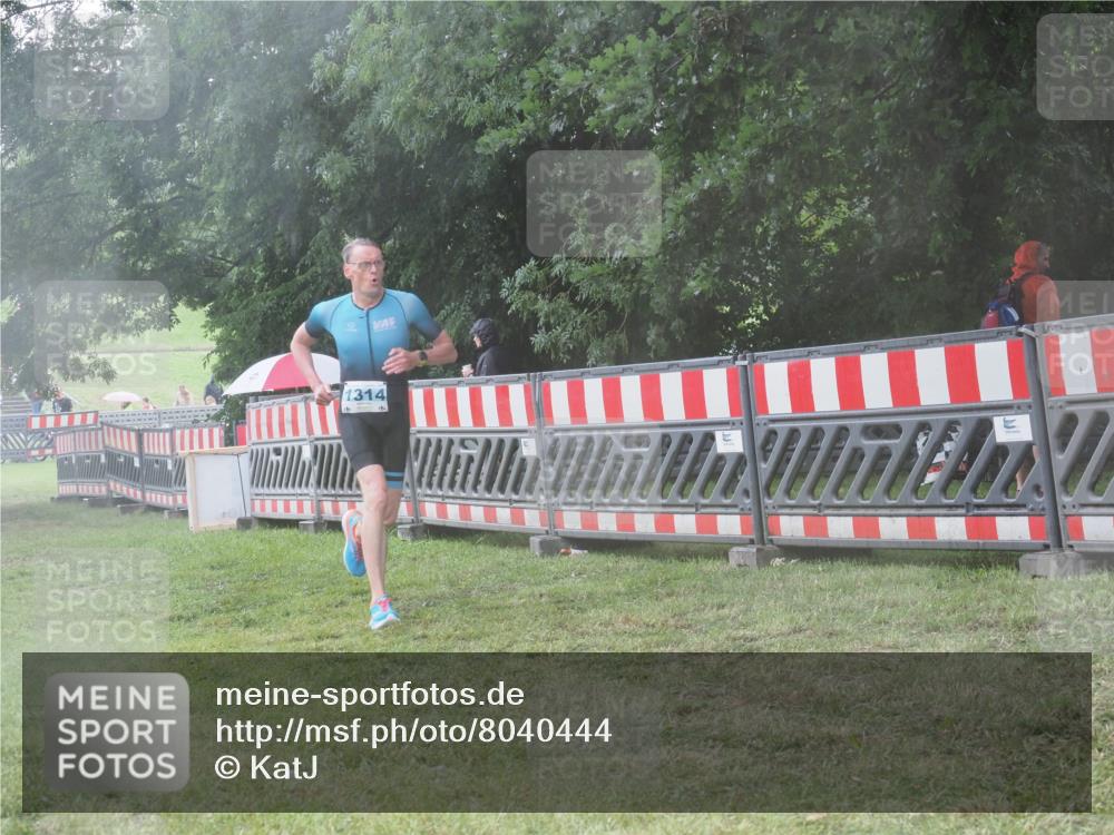 21.06.2025 - 27. Vierlanden-Triathlon KatJ http://msf.ph/oto/8040444 15.06.2025 14:27:43 Ziel 199, 1314 meine-sportfotos.de