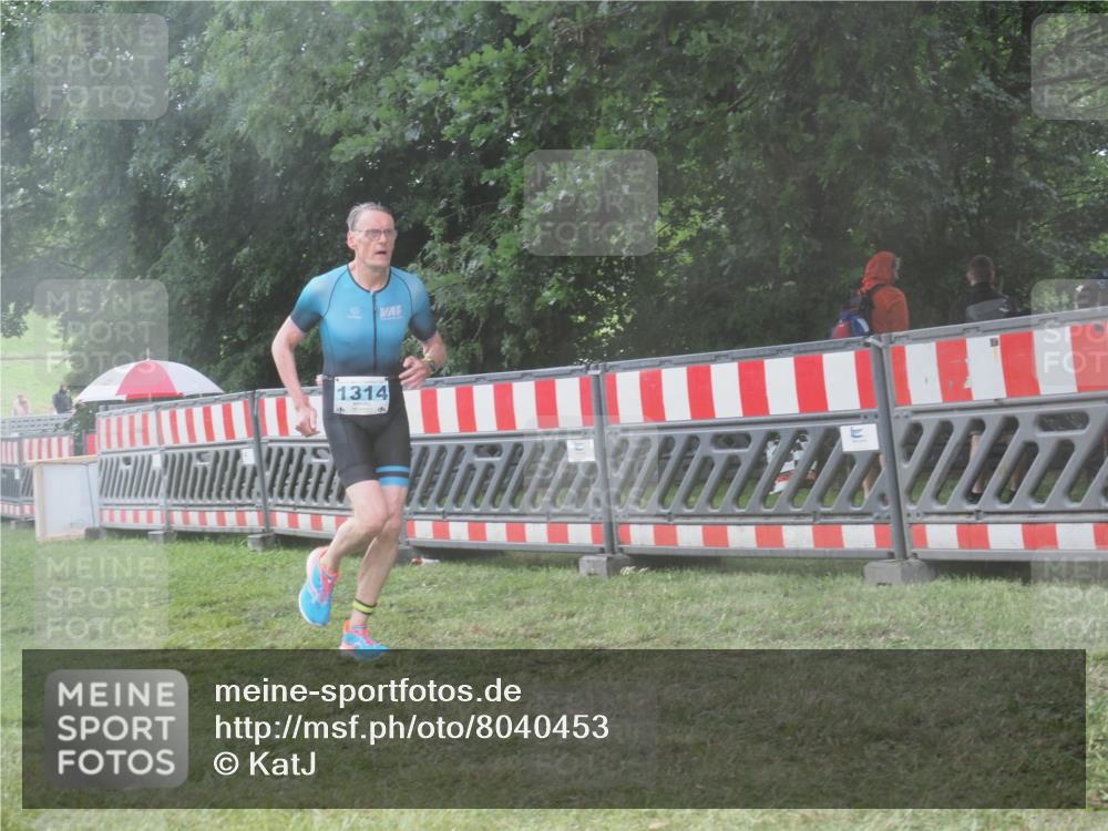 21.06.2025 - 27. Vierlanden-Triathlon KatJ http://msf.ph/oto/8040453 15.06.2025 14:27:43 Ziel 199, 1314 meine-sportfotos.de
