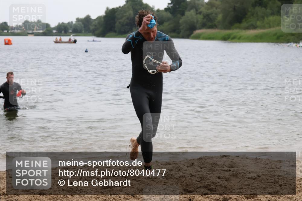 21.06.2025 - 27. Vierlanden-Triathlon Lena Gebhardt http://msf.ph/oto/8040477 15.06.2025 12:56:05 Schwimmen 1104, 1117, 1119, 1132, 1134 meine-sportfotos.de