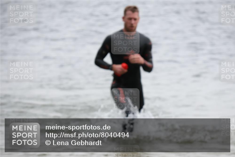 21.06.2025 - 27. Vierlanden-Triathlon Lena Gebhardt http://msf.ph/oto/8040494 15.06.2025 12:56:08 Schwimmen 1119, 1132, 1134 meine-sportfotos.de