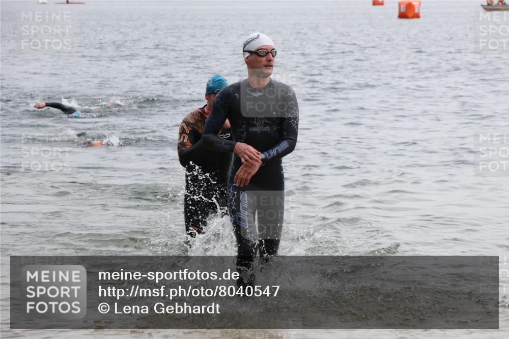 21.06.2025 - 27. Vierlanden-Triathlon Lena Gebhardt http://msf.ph/oto/8040547 15.06.2025 12:56:24 Schwimmen 1101, 1106, 1149, 1152, 1159 meine-sportfotos.de