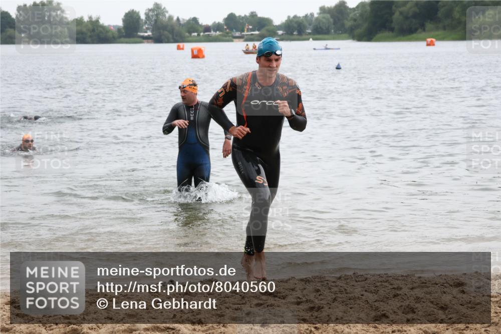 21.06.2025 - 27. Vierlanden-Triathlon Lena Gebhardt http://msf.ph/oto/8040560 15.06.2025 12:56:27 Schwimmen 1099, 1101, 1106, 1122, 1149, 1152, 1159 meine-sportfotos.de
