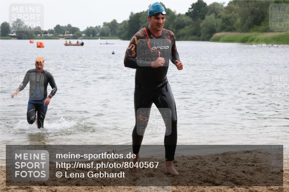 21.06.2025 - 27. Vierlanden-Triathlon Lena Gebhardt http://msf.ph/oto/8040567 15.06.2025 12:56:29 Schwimmen 1099, 1101, 1106, 1113, 1122, 1149, 1152, 1159 meine-sportfotos.de
