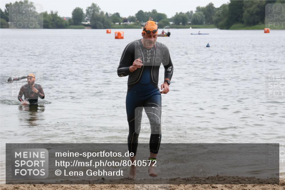 21.06.2025 - 27. Vierlanden-Triathlon Lena Gebhardt http://msf.ph/oto/8040572 15.06.2025 12:56:31 Schwimmen 1099, 1106, 1113, 1122, 1149, 1152, 1159 meine-sportfotos.de