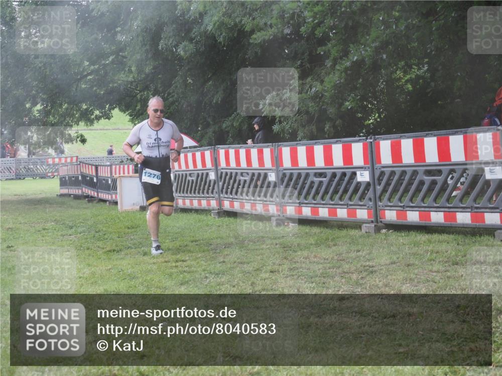 21.06.2025 - 27. Vierlanden-Triathlon KatJ http://msf.ph/oto/8040583 15.06.2025 14:28:45 Ziel 1276 meine-sportfotos.de