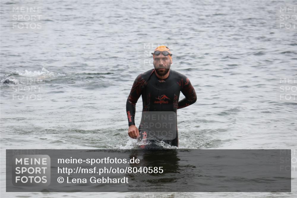 21.06.2025 - 27. Vierlanden-Triathlon Lena Gebhardt http://msf.ph/oto/8040585 15.06.2025 12:56:33 Schwimmen 1099, 1106, 1113, 1122, 1149, 1152, 1159 meine-sportfotos.de