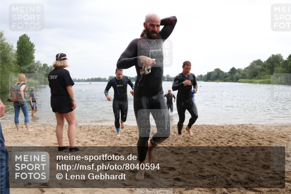 21.06.2025 - 27. Vierlanden-Triathlon Lena Gebhardt http://msf.ph/oto/8040594 15.06.2025 12:56:36 Schwimmen 1099, 1106, 1113, 1122, 1149, 1152, 1159 meine-sportfotos.de