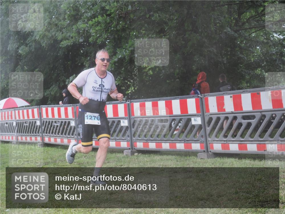 21.06.2025 - 27. Vierlanden-Triathlon KatJ http://msf.ph/oto/8040613 15.06.2025 14:28:46 Ziel 1276 meine-sportfotos.de