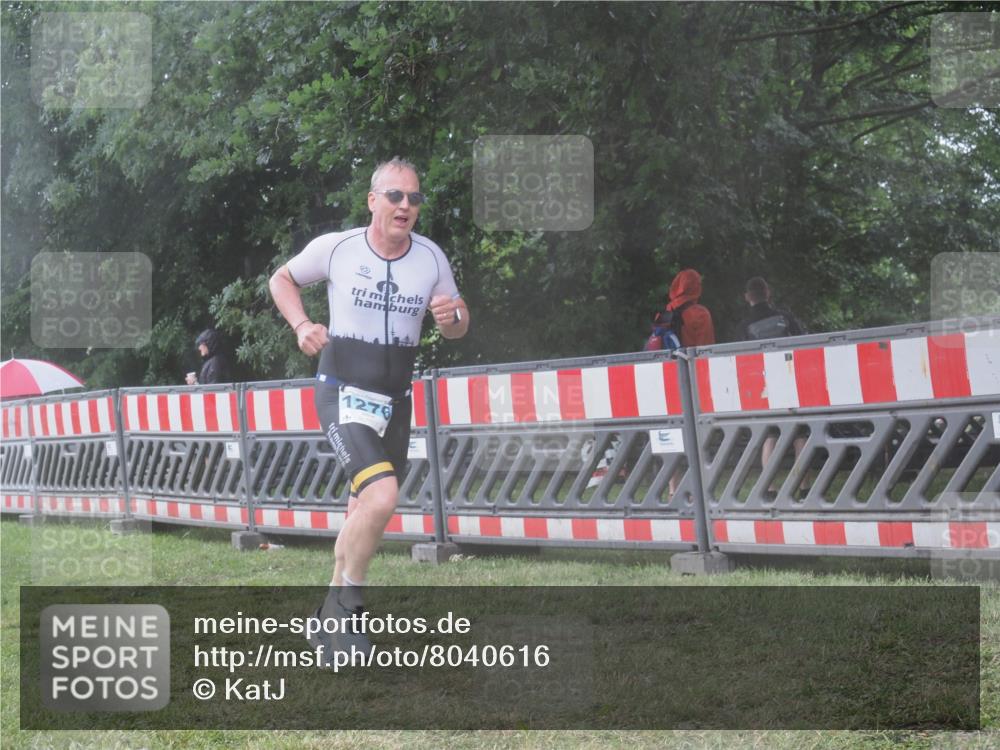21.06.2025 - 27. Vierlanden-Triathlon KatJ http://msf.ph/oto/8040616 15.06.2025 14:28:46 Ziel 1276 meine-sportfotos.de