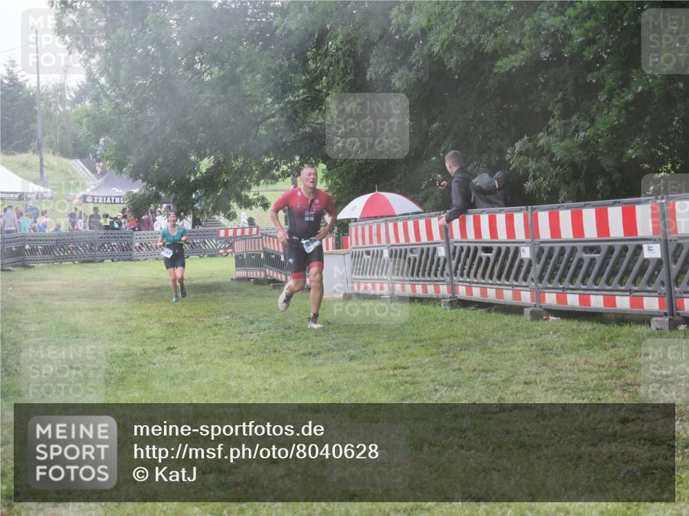 21.06.2025 - 27. Vierlanden-Triathlon KatJ http://msf.ph/oto/8040628 15.06.2025 14:28:59 Ziel 1176, 1252 meine-sportfotos.de