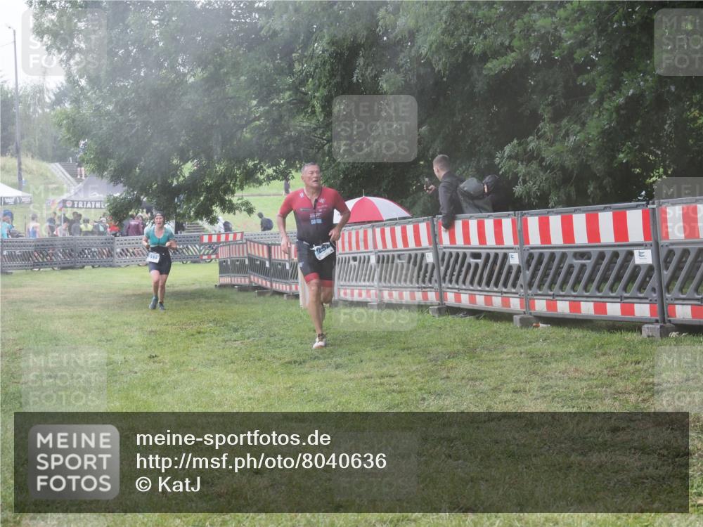 21.06.2025 - 27. Vierlanden-Triathlon KatJ http://msf.ph/oto/8040636 15.06.2025 14:28:59 Ziel 1176, 1252 meine-sportfotos.de