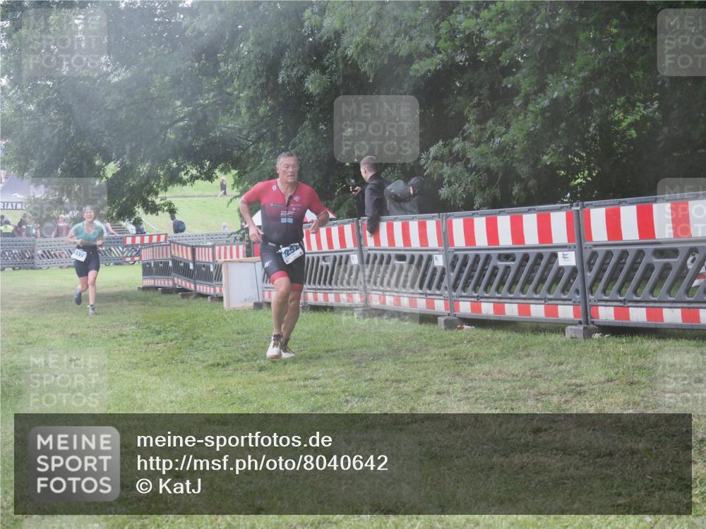 21.06.2025 - 27. Vierlanden-Triathlon KatJ http://msf.ph/oto/8040642 15.06.2025 14:29:00 Ziel 1176, 1252 meine-sportfotos.de