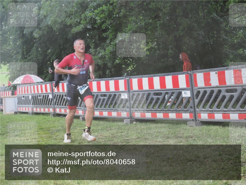 21.06.2025 - 27. Vierlanden-Triathlon KatJ http://msf.ph/oto/8040658 15.06.2025 14:29:01 Ziel 1176, 1252 meine-sportfotos.de