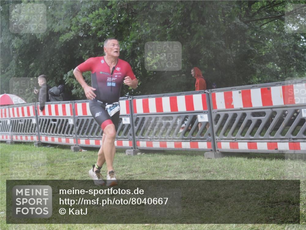 21.06.2025 - 27. Vierlanden-Triathlon KatJ http://msf.ph/oto/8040667 15.06.2025 14:29:01 Ziel 1176, 1252 meine-sportfotos.de
