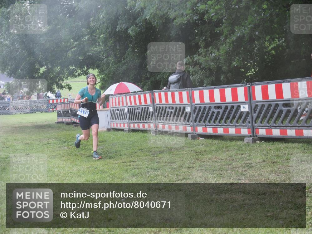 21.06.2025 - 27. Vierlanden-Triathlon KatJ http://msf.ph/oto/8040671 15.06.2025 14:29:02 Ziel 1176, 1252 meine-sportfotos.de