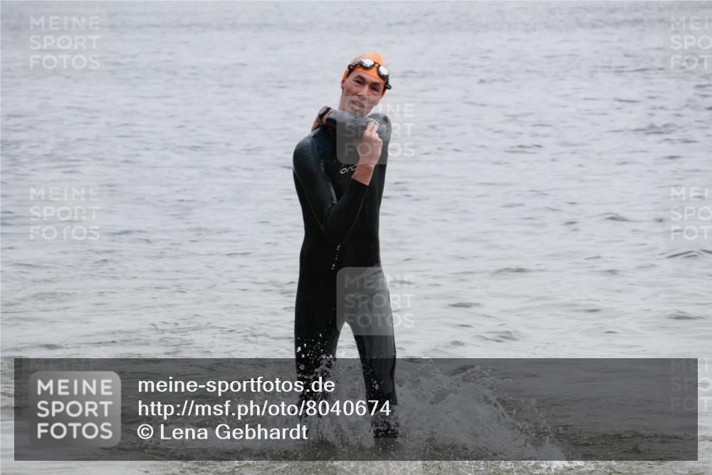 21.06.2025 - 27. Vierlanden-Triathlon Lena Gebhardt http://msf.ph/oto/8040674 15.06.2025 12:57:05 Schwimmen 1109 meine-sportfotos.de