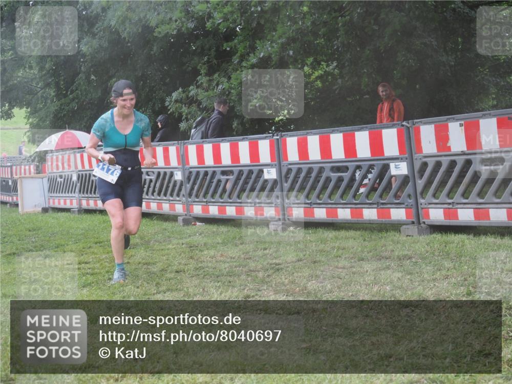 21.06.2025 - 27. Vierlanden-Triathlon KatJ http://msf.ph/oto/8040697 15.06.2025 14:29:03 Ziel 1176, 1252 meine-sportfotos.de
