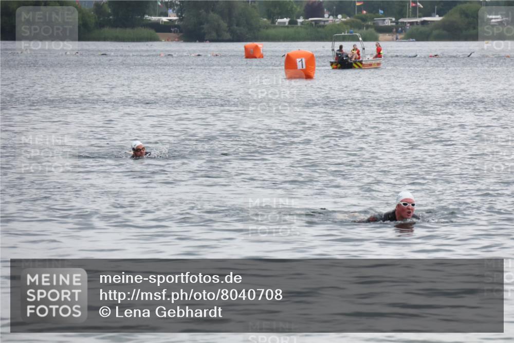 21.06.2025 - 27. Vierlanden-Triathlon Lena Gebhardt http://msf.ph/oto/8040708 15.06.2025 12:59:41 Schwimmen  meine-sportfotos.de
