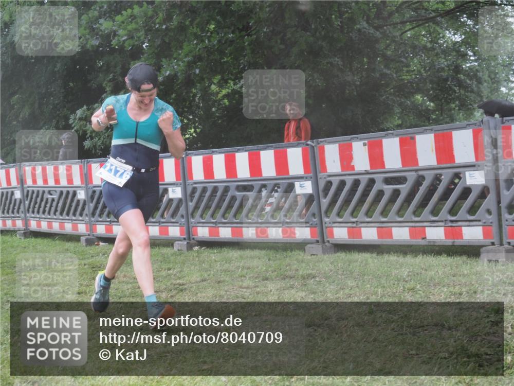 21.06.2025 - 27. Vierlanden-Triathlon KatJ http://msf.ph/oto/8040709 15.06.2025 14:29:04 Ziel 1176, 1252 meine-sportfotos.de
