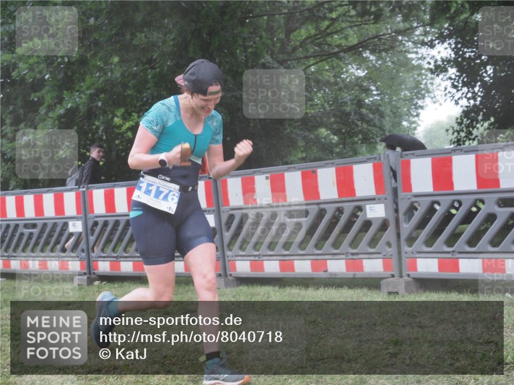 21.06.2025 - 27. Vierlanden-Triathlon KatJ http://msf.ph/oto/8040718 15.06.2025 14:29:04 Ziel 1176, 1252 meine-sportfotos.de