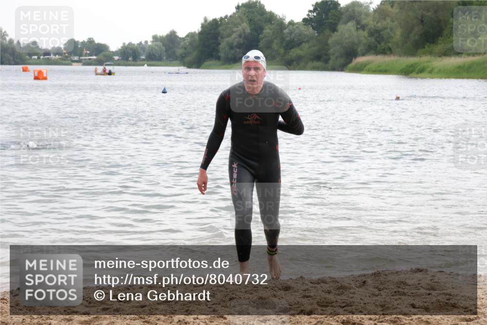 21.06.2025 - 27. Vierlanden-Triathlon Lena Gebhardt http://msf.ph/oto/8040732 15.06.2025 13:00:12 Schwimmen 1133 meine-sportfotos.de
