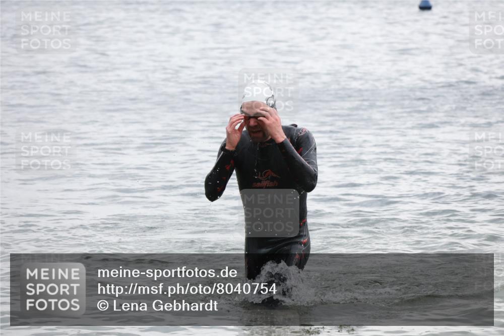 21.06.2025 - 27. Vierlanden-Triathlon Lena Gebhardt http://msf.ph/oto/8040754 15.06.2025 13:00:29 Schwimmen 1139 meine-sportfotos.de