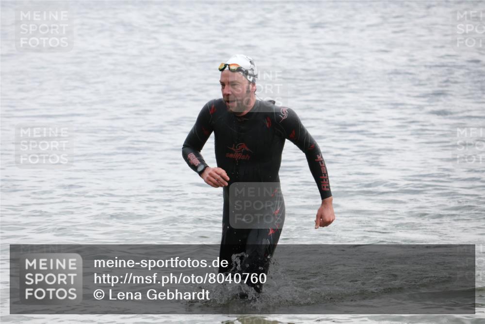 21.06.2025 - 27. Vierlanden-Triathlon Lena Gebhardt http://msf.ph/oto/8040760 15.06.2025 13:00:31 Schwimmen 1139 meine-sportfotos.de