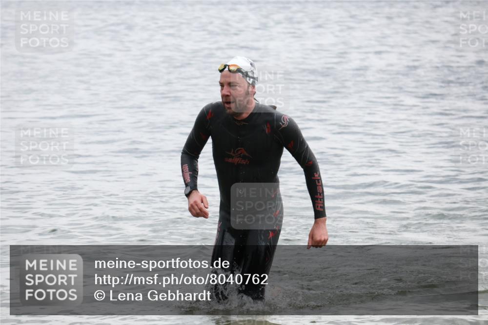 21.06.2025 - 27. Vierlanden-Triathlon Lena Gebhardt http://msf.ph/oto/8040762 15.06.2025 13:00:31 Schwimmen 1139 meine-sportfotos.de