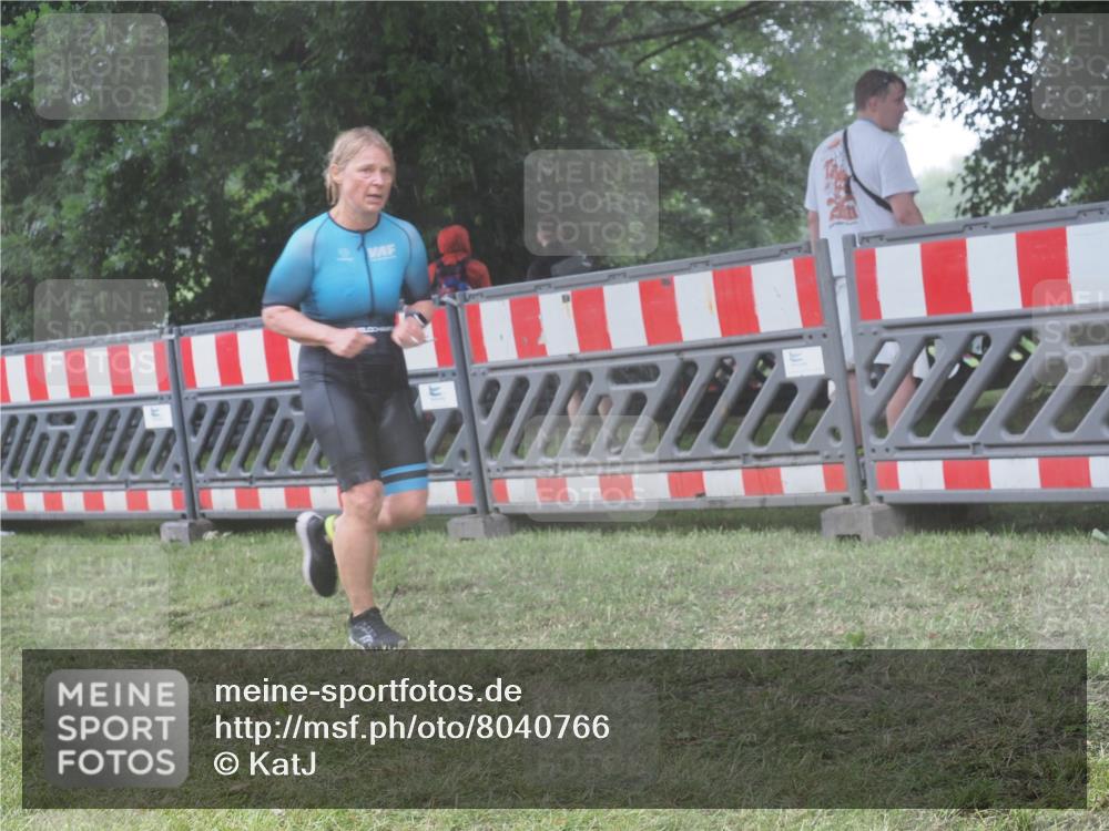 21.06.2025 - 27. Vierlanden-Triathlon KatJ http://msf.ph/oto/8040766 15.06.2025 14:29:21 Ziel 1223, 1296 meine-sportfotos.de