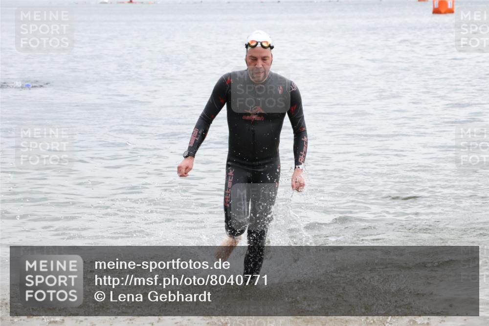 21.06.2025 - 27. Vierlanden-Triathlon Lena Gebhardt http://msf.ph/oto/8040771 15.06.2025 13:00:33 Schwimmen 1139 meine-sportfotos.de