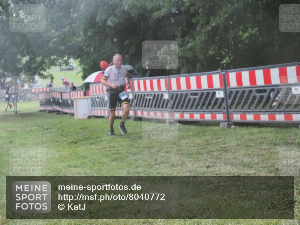 21.06.2025 - 27. Vierlanden-Triathlon KatJ http://msf.ph/oto/8040772 15.06.2025 14:29:40 Ziel 1175, 1271, 1287, 1295 meine-sportfotos.de